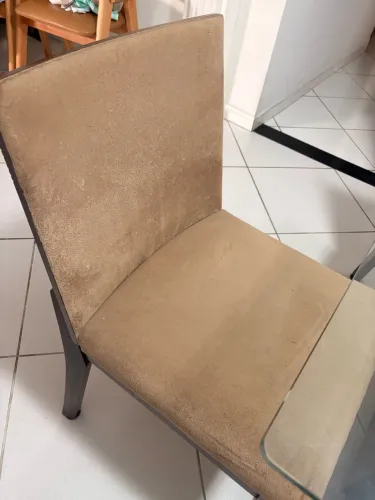 Mesa com 6 cadeiras