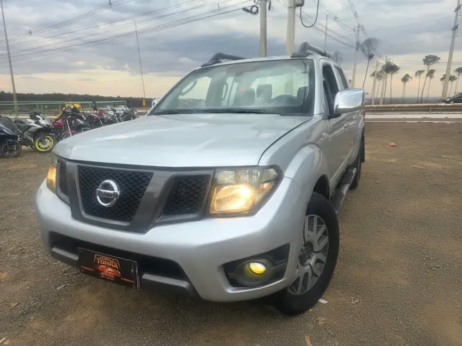 Nissan Frontier SL CD 4X4 2.5tb Diesel AUT 2014