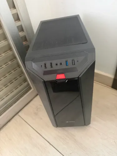 Gabinete pc gamer