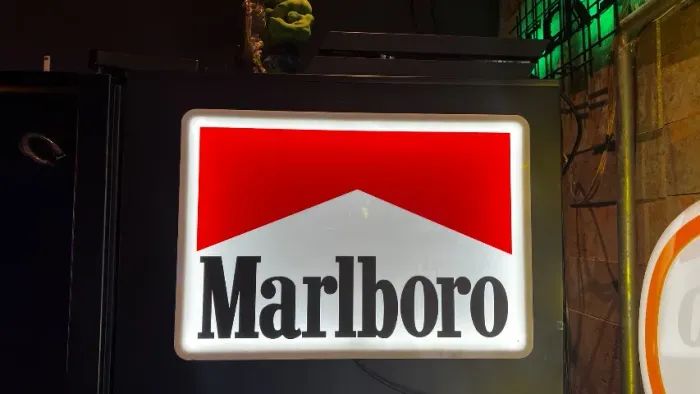 luminoso Marlboro em Med, acrílico e Led pequeno para pessoas exigentes