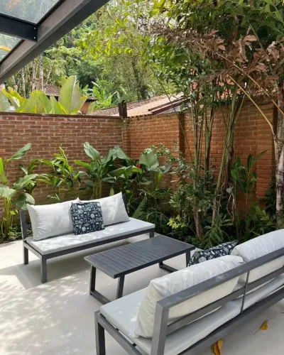 CONJUNTO SOFÁ METÁLICO COM ASSENTO IMPERMEÁVEL PARA ÁREA EXTERNA 