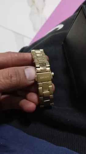 Galera estou vendando esses relógio dois da DKNY e um da GUESS os três são original