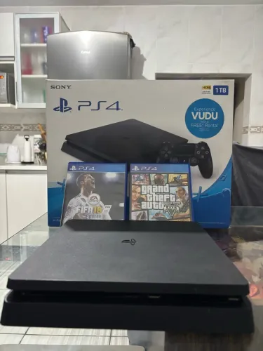 PLAYSTATION 4 SLIM 1TB