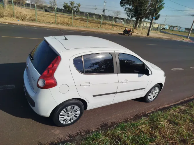 Fiat Palio Essence 1.6 Flex 16V 5P 2013