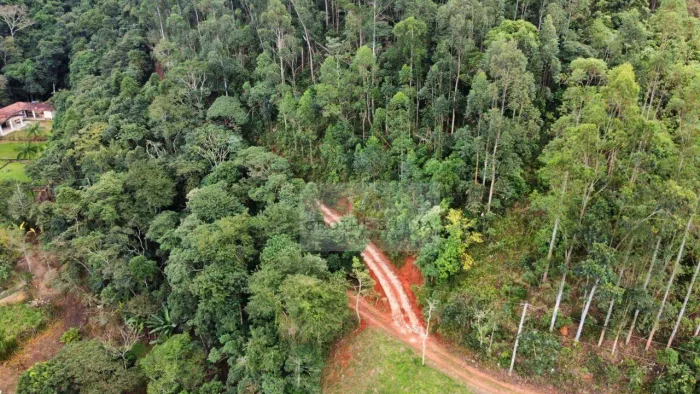 Terreno á venda no bairro do registro