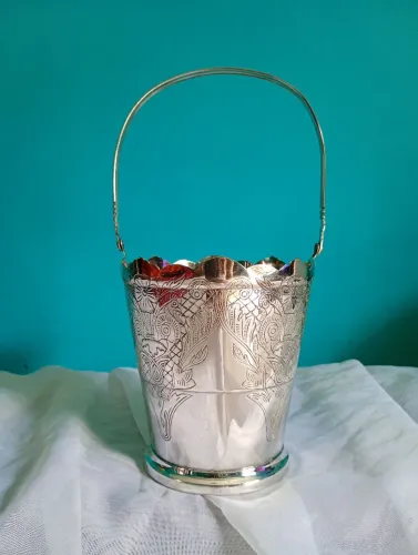 Antigo Balde de Gelo em Banho de Prata Art Prata 90