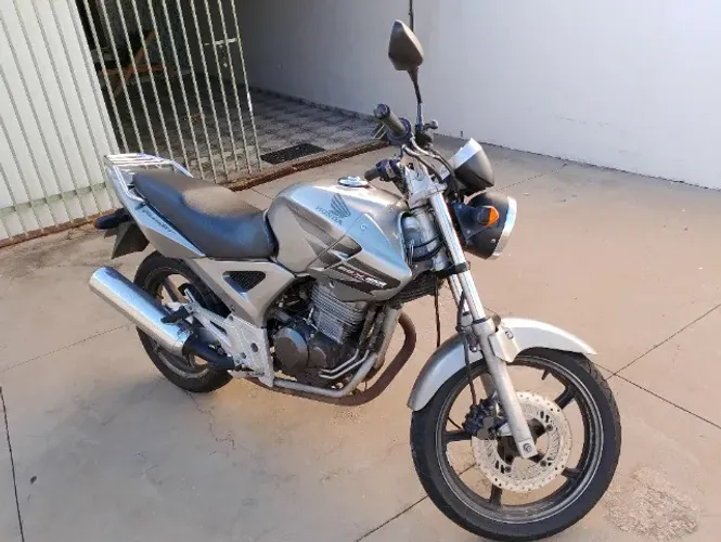Honda CBX Twister 250 2008 - Original - Pneus Novos