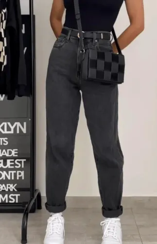 Calça mom jeans feminina