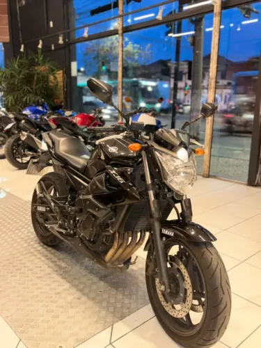 Yamaha XJ6 N 2012