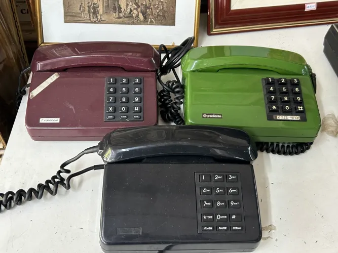 Lote 3 telefone antigo colorido sem teste 