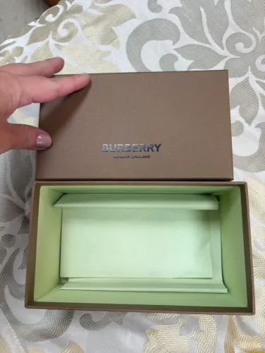 Caixa para óculos de sol Burberry - 18x11cm