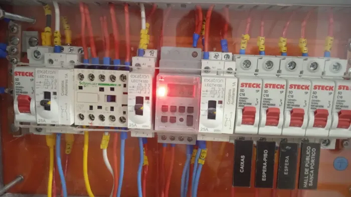FB instalação e manutenção elétrica.
