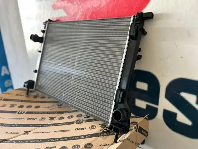 Radiador Fiat Argo 1.0 Pulse 1.0 e 1.3 2018/2021 Original Mopar 68374542