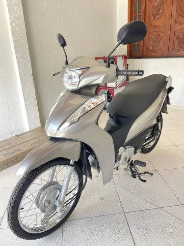 HONDA BIZ 110I 2023 ÚNICA DONA ZERADA APENAS 1.400 KM