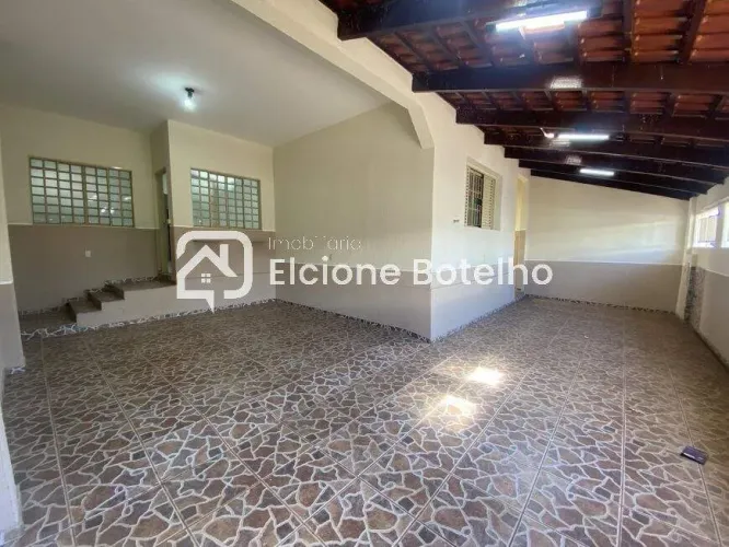 Casa para aluguel, 5 quartos, 1 suíte, 3 vagas, NOSSA SENHORA APARECIDA - Uberlândia/MG