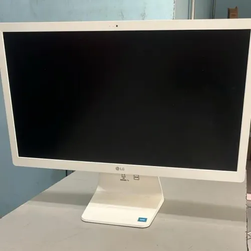 All-in-one lg 22v30r com defeito.