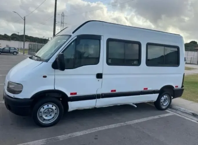 Aluga-se van com motorista ?