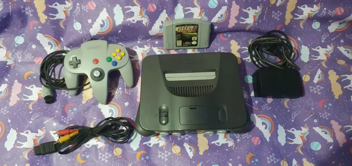 Vendo nintendo 64 completo e funcionando