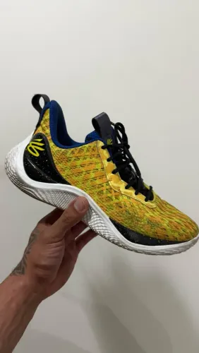 Tênis under armour curry tam 41