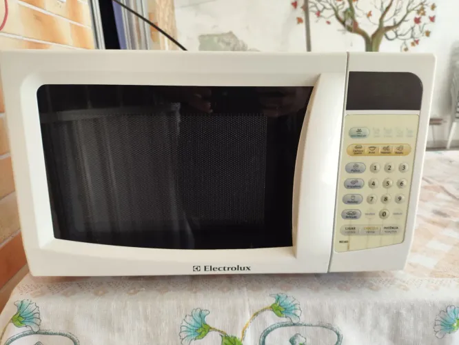 Microondas Electrolux,17 lts,110 volts, entrego e dou garantia