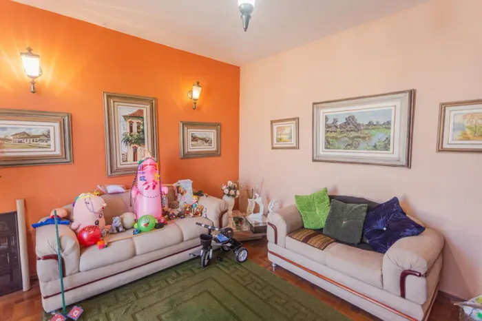 Casa à Venda - Nova Floresta, 2 Quartos, 227 m2