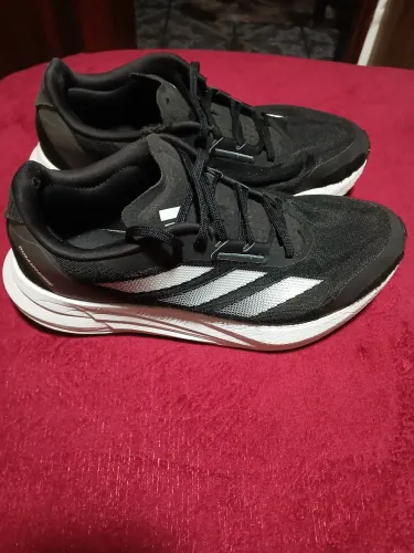 Tênis Adidas