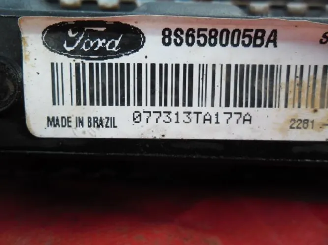 Condensador de Ford Fiesta 2008/2014 em ótimo estado R$250