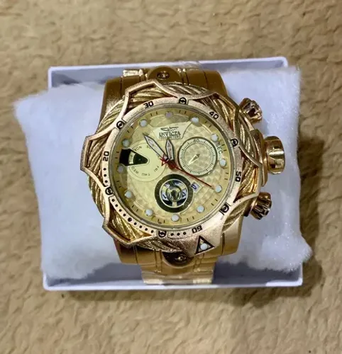 Relogio na caixa com pulseira