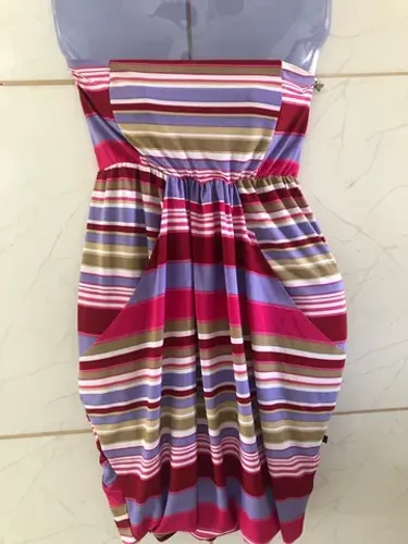 Vestido estilo tomara que caia (P)