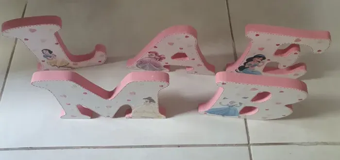 Letras MDF  das princesas 