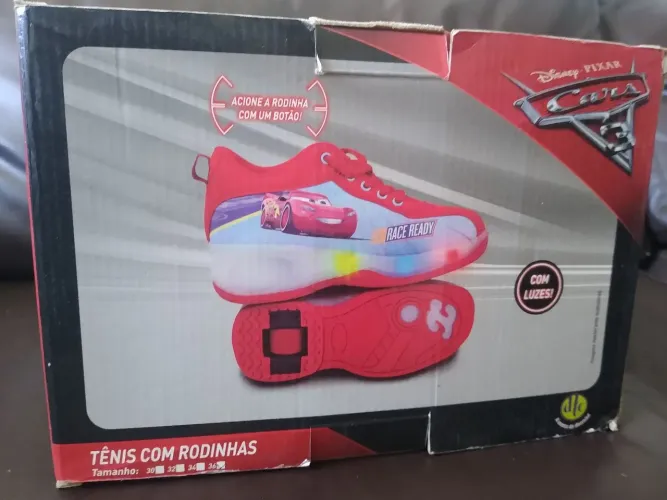 Tênis com rodinhas