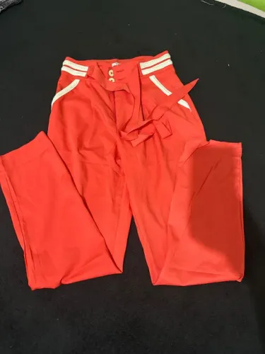 Calça Tamanho P estilo social