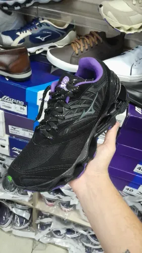 Tênis mizuno preto