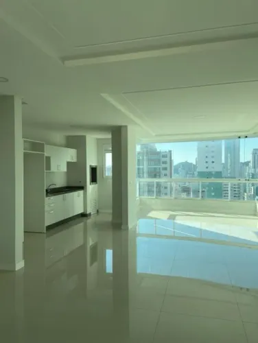 TORRE ESMERALDA - APARTAMENTO VISTA MAR COM 04 SUÍTES EM BALNEÁRIO CAMBORIÚ