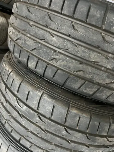 Pneu Dunlop 195/50/16 90 % vida útil