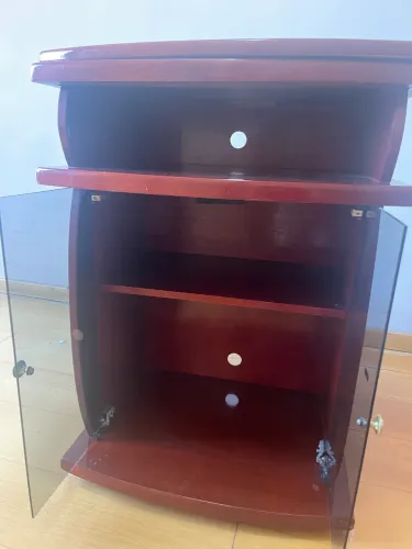 Rack de madeira pequeno