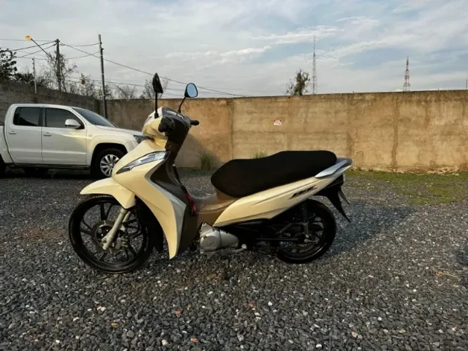 Vende-se Honda Biz 125 21/22