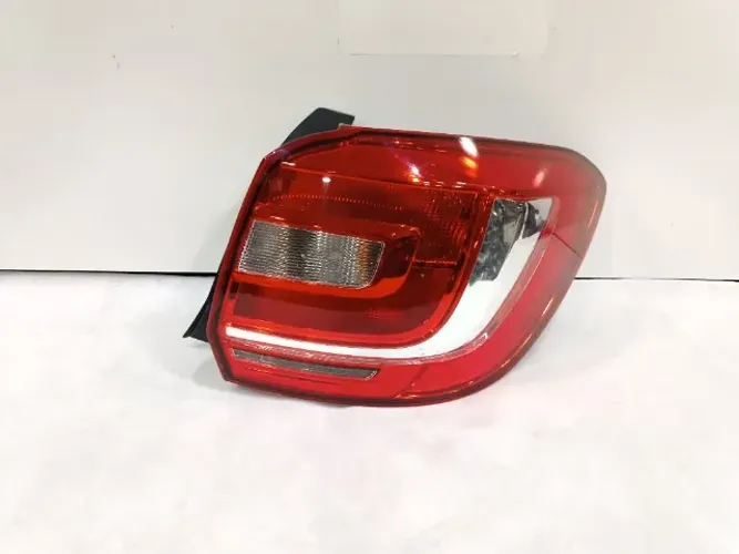 Lanterna direita Sandero 2015 2016 2017 2018 original