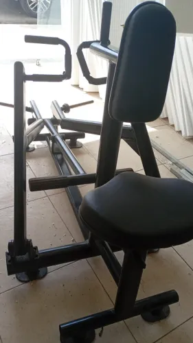 Máquinas academia (musculação) Remada, adutora e Panturrilha Sentada 