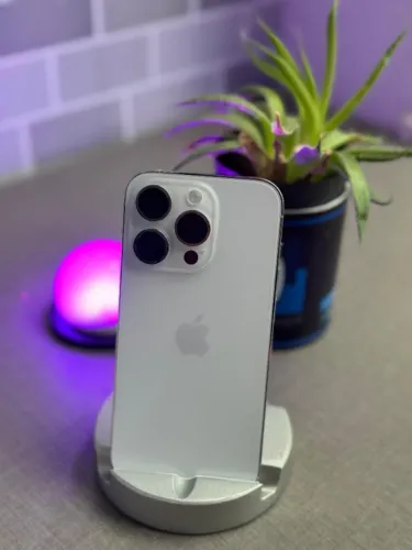iPhone 14 Pro ESIM Silver 128GB 82% saúde da bateria 3 meses de garantia 