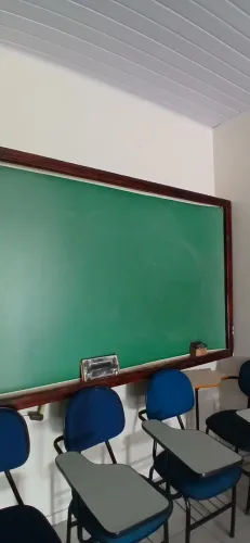 Quadro de giz quadriculado e oval