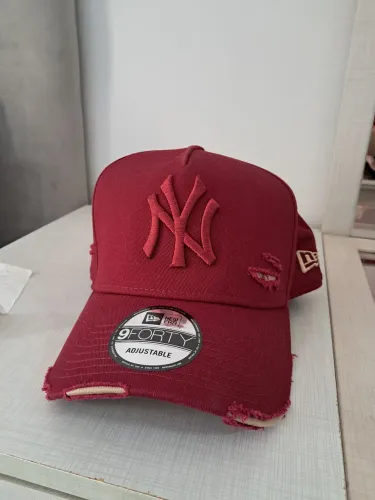 (NUNCA USADO) Boné New Era Yankees 940 vermelho