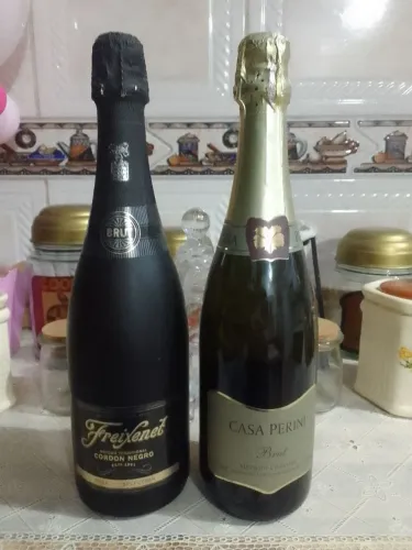 2 Garrafas - Vinho Branco Espumante.