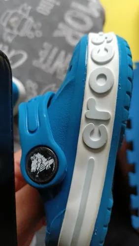 Crocs e chinelo Rider