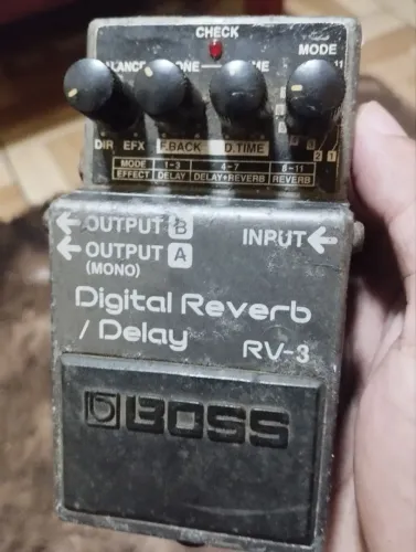 Pedal Boss Rv-3