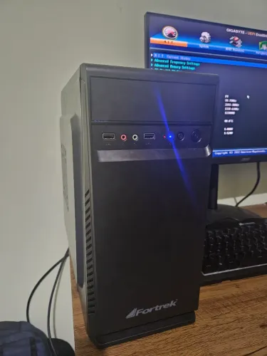 Computador i3 12gb RAM com teclado e mouse 