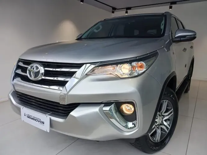 Toyota Hilux SW4 SR 4X2 2.7/ 2.7 Flex 16V Aut. 2018