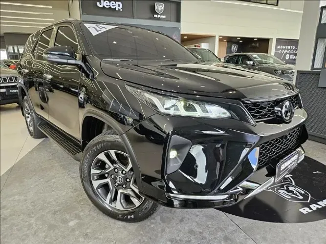 Toyota Hilux SW4 Diamond 2.8 TB 4X4 Die. Aut. 2024