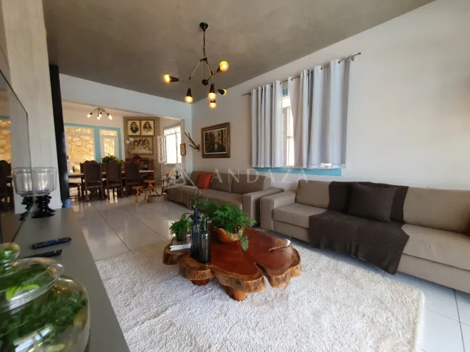 Ampla casa à venda porteira fechada próxima ao Mar na Barra de São Miguel.