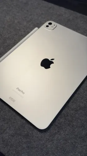 ipad pro 11 polegadas m4 - acompanha Magic Keyboard e pencil pro